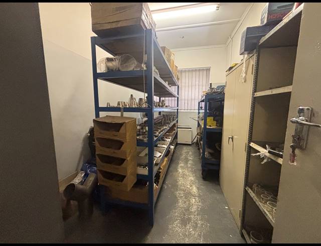 327M² WAREHOUSE TO LET IN BELLVILLE SOUTH